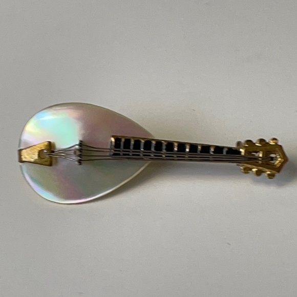 Vintage Mother of Pearl  Mandolin Brooch - Picture 13 of 13